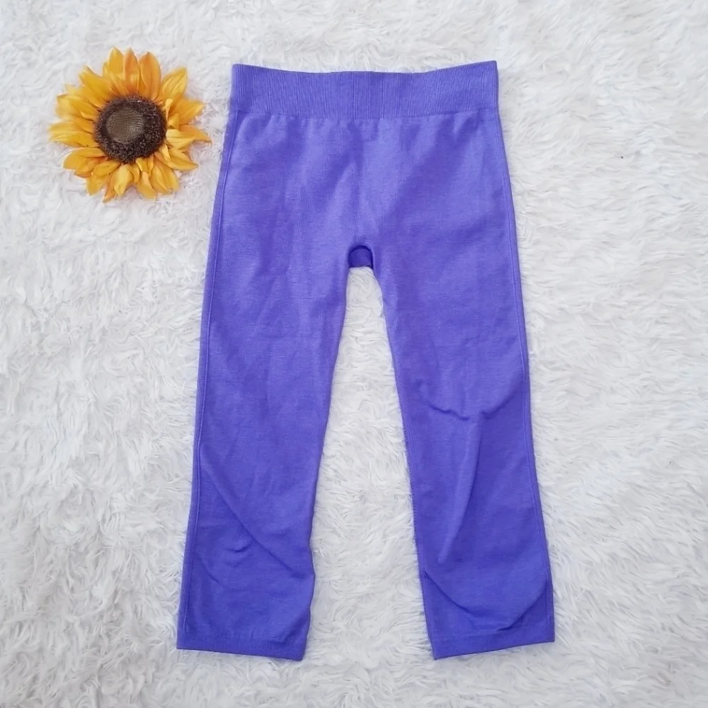 IVIVVA Seamless Compression Crop Leggings Purple
